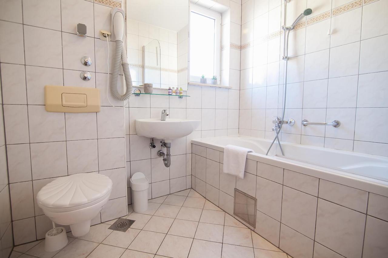 Hotel Villa Dzamonja Бол Екстер'єр фото